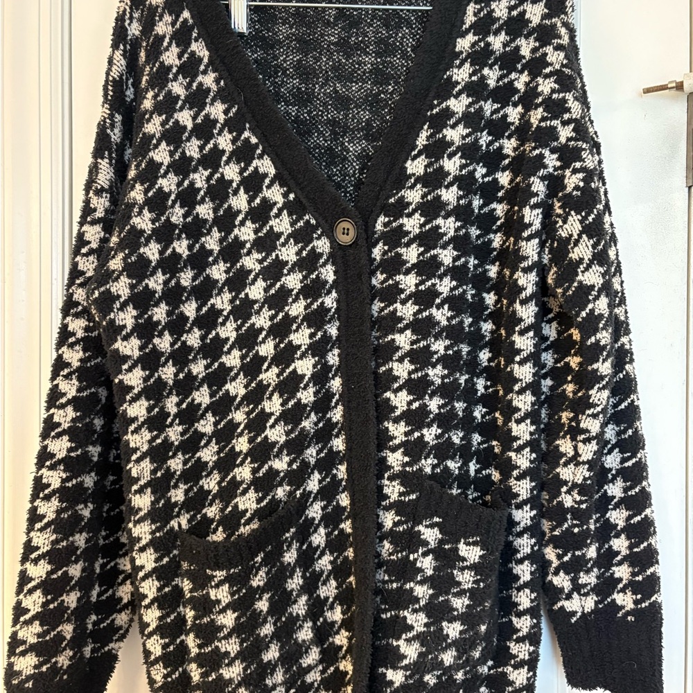Pink Lily Black and White Houndstooth Cardigan